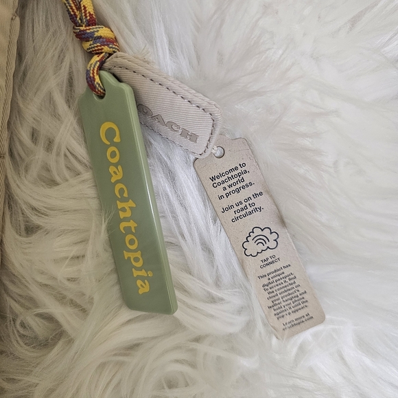 Coachtopia Loop Flat Tote with Cloud Quilting - Picture 5 of 14